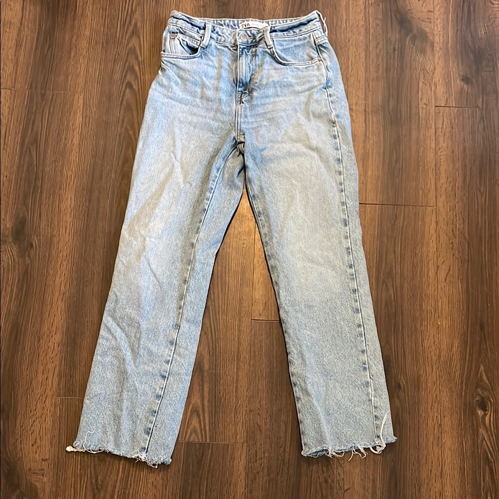 Zara | Light Wash Jeans